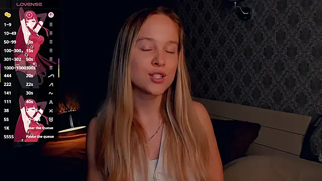 SoonMoor online show from September 18, 2025, 5:59 pm