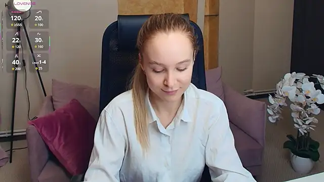 SoonMoor online show from December 3, 2025, 7:34 pm