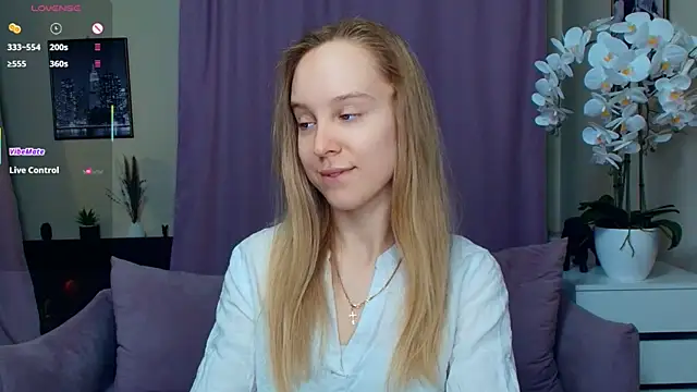 SoonMoor online show from April 10, 2026, 6:45 pm