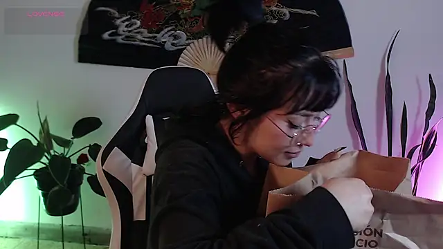 Ellyuwuw online show from January 8, 2026, 11:18 pm