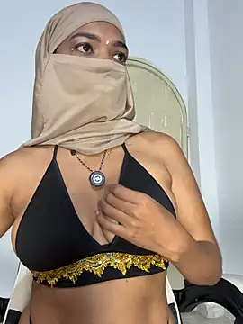 Snapshot of Yuli_arabic chatting on May 12, 2026, 7:00 pm Yuli arabic online show from May 12, 2026, 7:00 pm