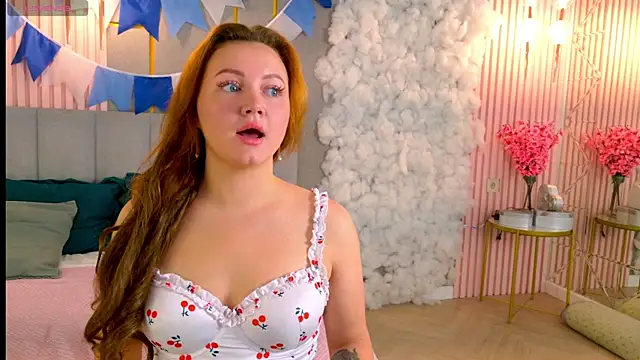 AnnySue  online show from September 28, 2025, 5:35 am