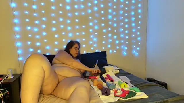 Snapshot of luvely_gurl chatting on June 5, 2026, 3:35 am luvely gurl online show from June 5, 2026, 3:35 am