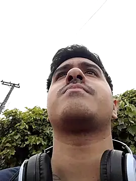 Deivi159078 online show from October 2, 2025, 7:43 pm