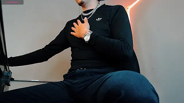 Snapshot of liamty_luxor chatting on February 7, 2026, 6:28 am liamty luxor online show from February 7, 2026, 6:28 am