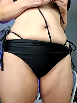 Snapshot of CassandraChaos chatting on October 22, 2025, 3:18 am CassandraChaos online show from October 22, 2025, 3:18 am