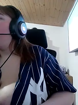 Snapshot of bellita13 chatting on September 26, 2025, 5:28 pm bellita13 online show from September 26, 2025, 5:28 pm