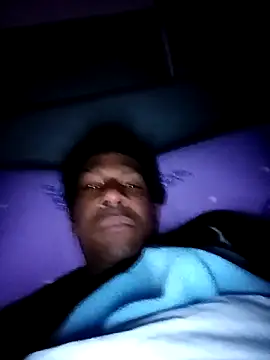 estrogeni online show from March 3, 2026, 9:21 pm