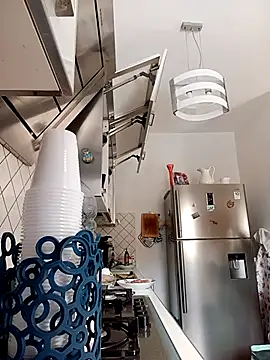 estrogeni online show from April 8, 2026, 8:36 am