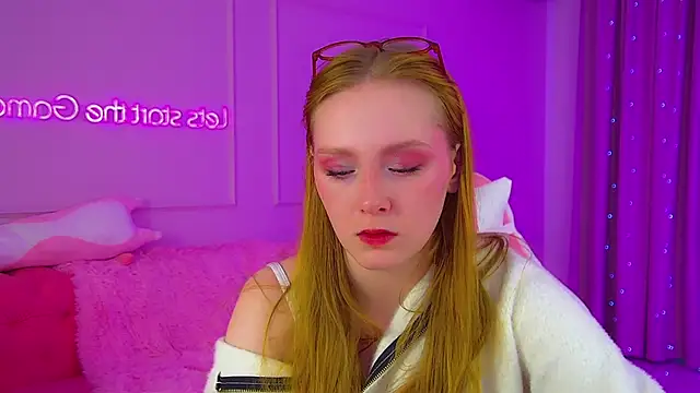 AgataFoxley online show from October 12, 2025, 6:12 am