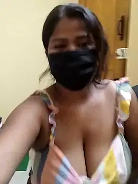 Snapshot of HAANNIAA chatting on September 24, 2025, 6:55 pm HAANNIAA online show from September 24, 2025, 6:55 pm