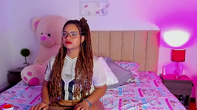 Hill Brownie online show from December 5, 2025, 1:20 pm