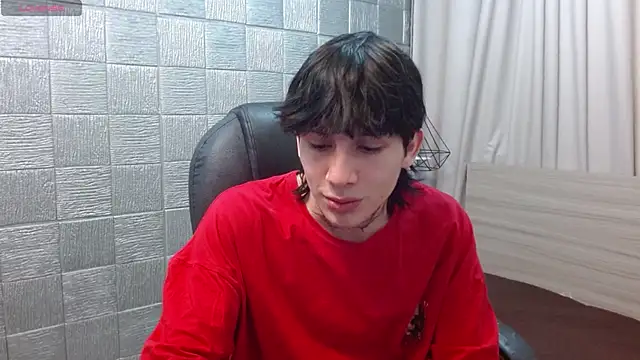 Iantwink18 online show from December 3, 2025, 1:02 am