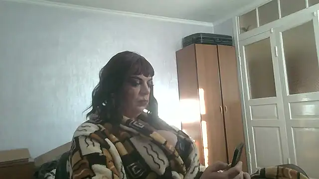 NiraFrost online show from January 18, 2026, 7:34 am