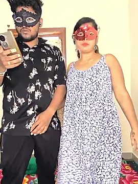 Snapshot of Family02 chatting on September 15, 2025, 9:20 am Family02 online show from September 15, 2025, 9:20 am