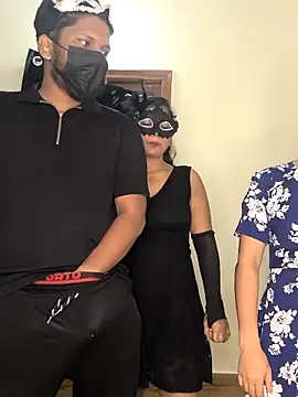 Snapshot of Family02 chatting on October 1, 2025, 4:35 pm Family02 online show from October 1, 2025, 4:35 pm