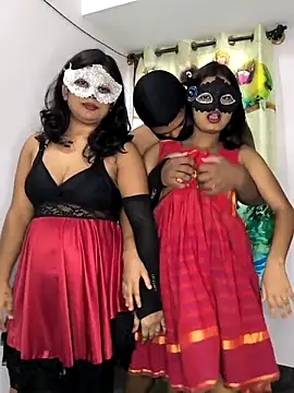 Family02 online show from April 25, 2026, 6:05 am