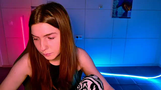 AliceCUNTach online show from November 12, 2025, 5:08 am