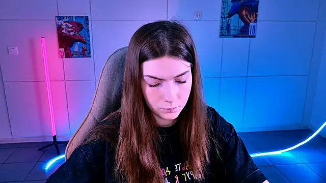 AliceCUNTach online show from November 14, 2025, 5:06 am