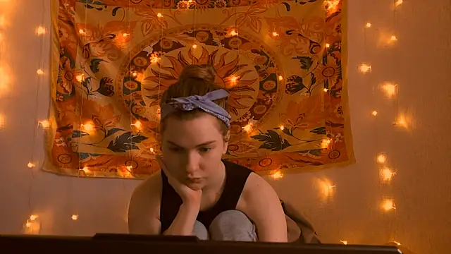 AliceCUNTach online show from April 3, 2026, 5:05 am