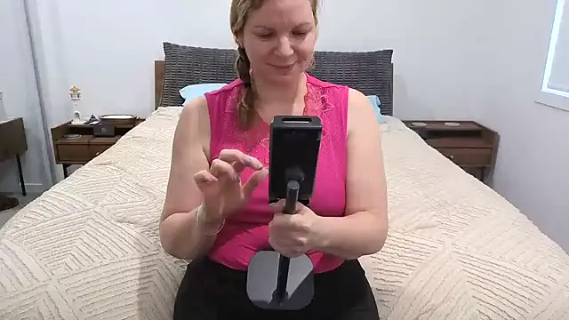 aussiepeaches online show from May 15, 2026, 2:18 am