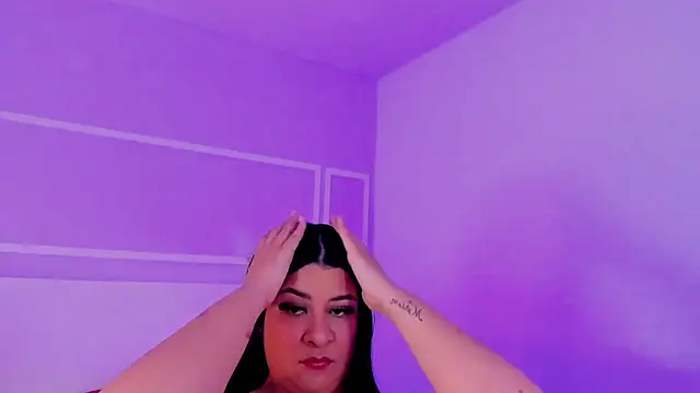 TianaGlow26 online show from February 17, 2026, 7:09 pm