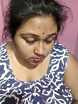 Snapshot of hotbhabhi011 chatting on April 10, 2026, 5:28 pm hotbhabhi011 online show from April 10, 2026, 5:28 pm