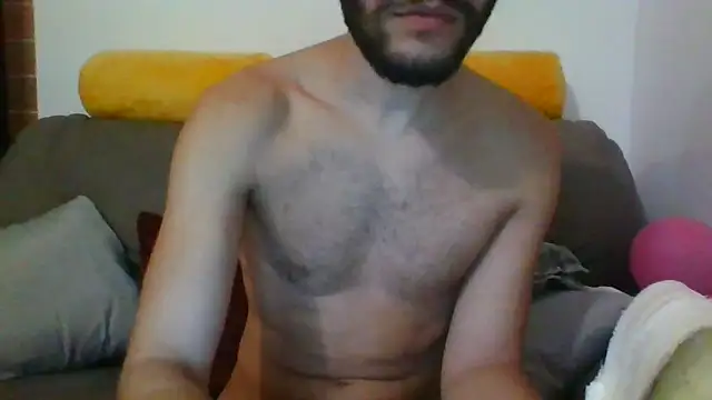 Amicisegreti online show from October 12, 2025, 5:06 am