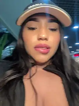 Snapshot of SofiaWildee chatting on June 14, 2026, 11:07 pm SofiaWildee online show from June 14, 2026, 11:07 pm
