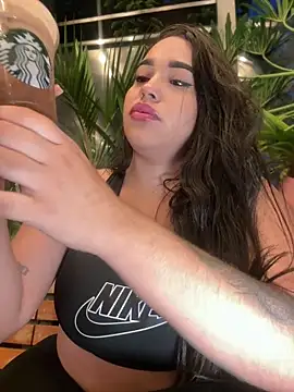 Snapshot of SofiaWildee chatting on June 19, 2026, 11:41 pm SofiaWildee online show from June 19, 2026, 11:41 pm