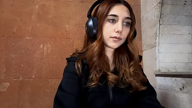 LinaMour online show from September 13, 2025, 10:09 pm