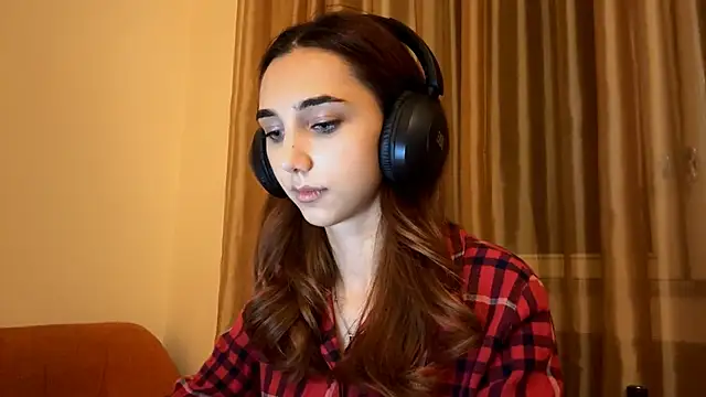 LinaMour online show from September 17, 2025, 10:22 pm