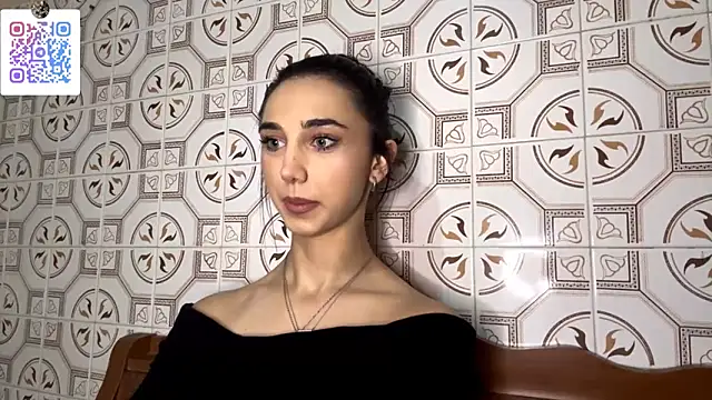 LinaMour online show from November 30, 2025, 10:25 pm