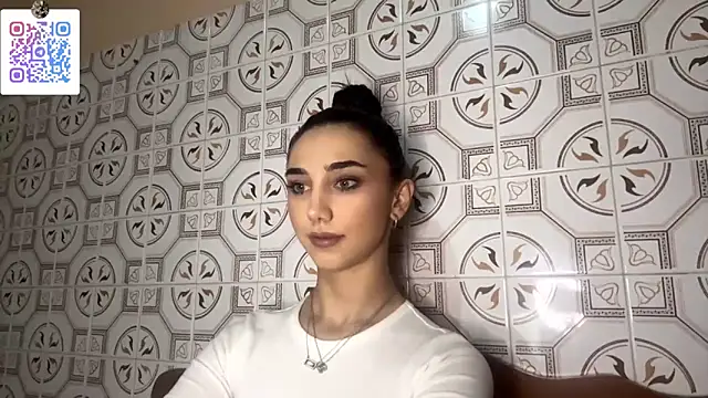 LinaMour online show from December 2, 2025, 10:27 pm