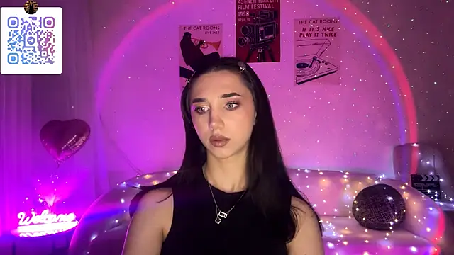 LinaMour online show from April 20, 2026, 10:22 pm