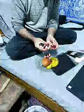 yazinyazin1 online show from March 6, 2026, 8:38 pm