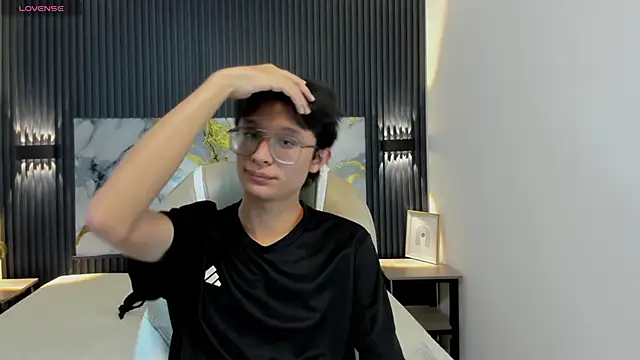 SantiagoRusso18 online show from November 26, 2025, 2:34 am