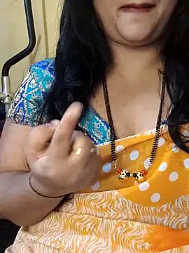 Snapshot of Angel0731 chatting on February 16, 2026, 5:42 pm Angel0731 online show from February 16, 2026, 5:42 pm