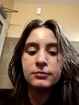 freakylittlebitch69 online show from September 17, 2025, 9:49 pm