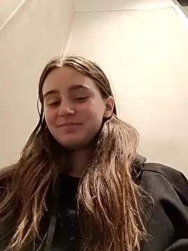 freakylittlebitch69 online show from September 19, 2025, 12:06 pm