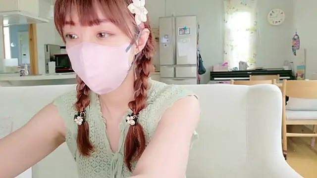 Snapshot of SUZU_1201 chatting on July 13, 2026, 3:42 am SUZU 1201 online show from July 13, 2026, 3:42 am