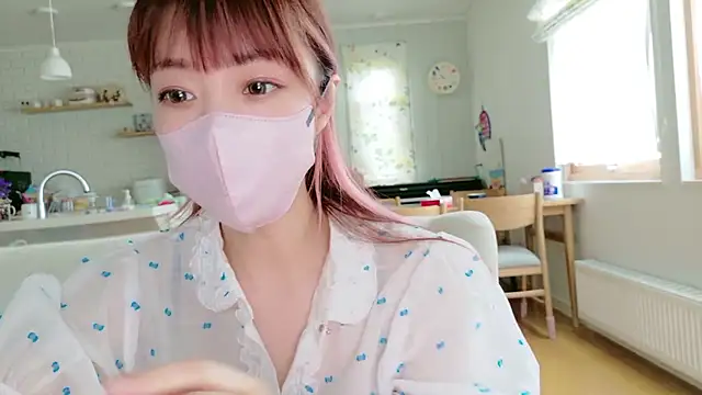 Snapshot of SUZU_1201 chatting on July 19, 2026, 1:42 am SUZU 1201 online show from July 19, 2026, 1:42 am