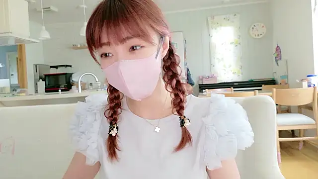 Snapshot of SUZU_1201 chatting on July 20, 2026, 1:42 am SUZU 1201 online show from July 20, 2026, 1:42 am