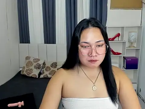 TsUncutKaren online show from January 14, 2026, 5:57 am