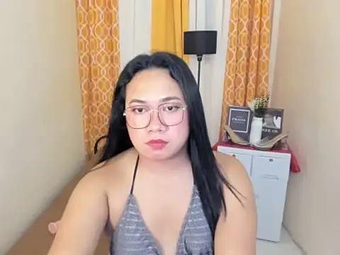 TsUncutKaren online show from April 15, 2026, 8:09 pm