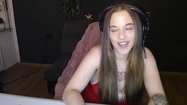 Luna Lynn online show from November 29, 2025, 10:24 pm