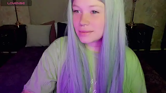 Snapshot of Diana_Dream chatting on September 22, 2025, 8:11 pm Diana Dream online show from September 22, 2025, 8:11 pm