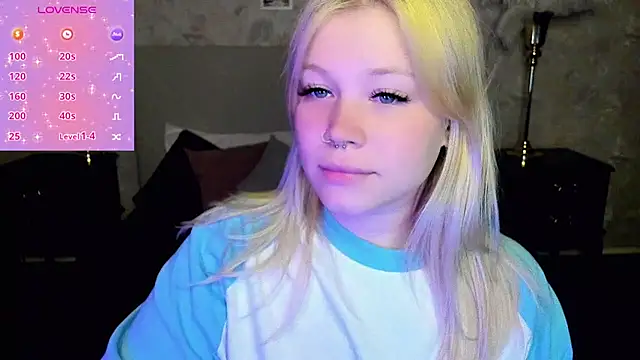 Snapshot of Diana_Dream chatting on September 26, 2025, 8:57 pm Diana Dream online show from September 26, 2025, 8:57 pm