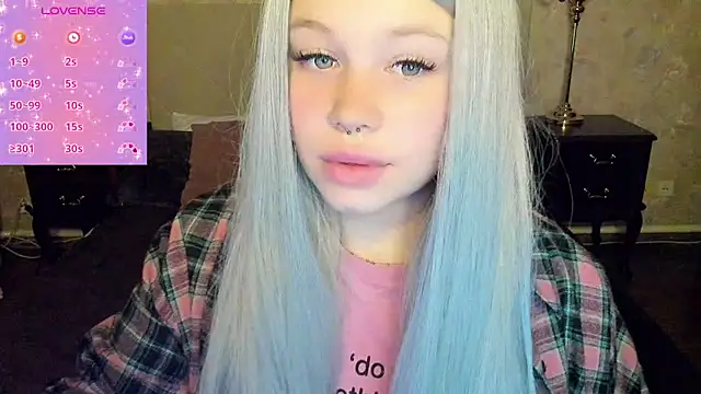 Snapshot of Diana_Dream chatting on October 10, 2025, 8:19 pm Diana Dream online show from October 10, 2025, 8:19 pm