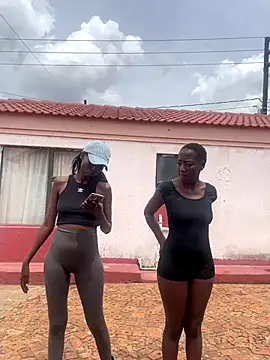 Snapshot of Melanin2002 chatting on November 27, 2025, 8:16 am Melanin2002 online show from November 27, 2025, 8:16 am